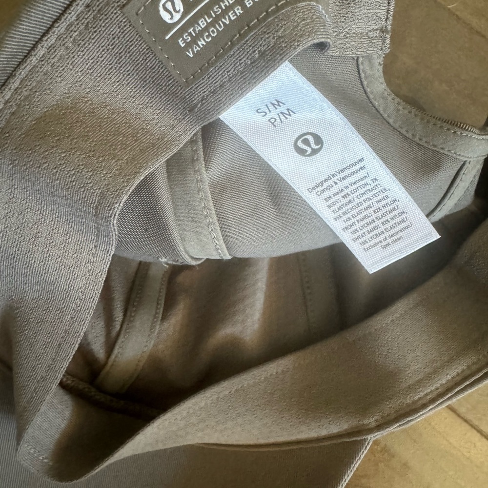 Lululemon Athletica Charcoal Cap - Picture 5 of 5